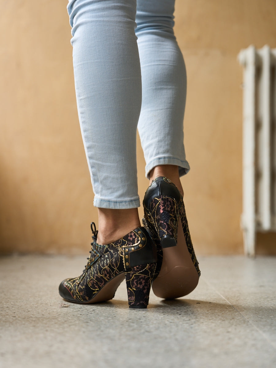 Vicconfy | Jingle My Way Stud Embellished Jacquard Oxford