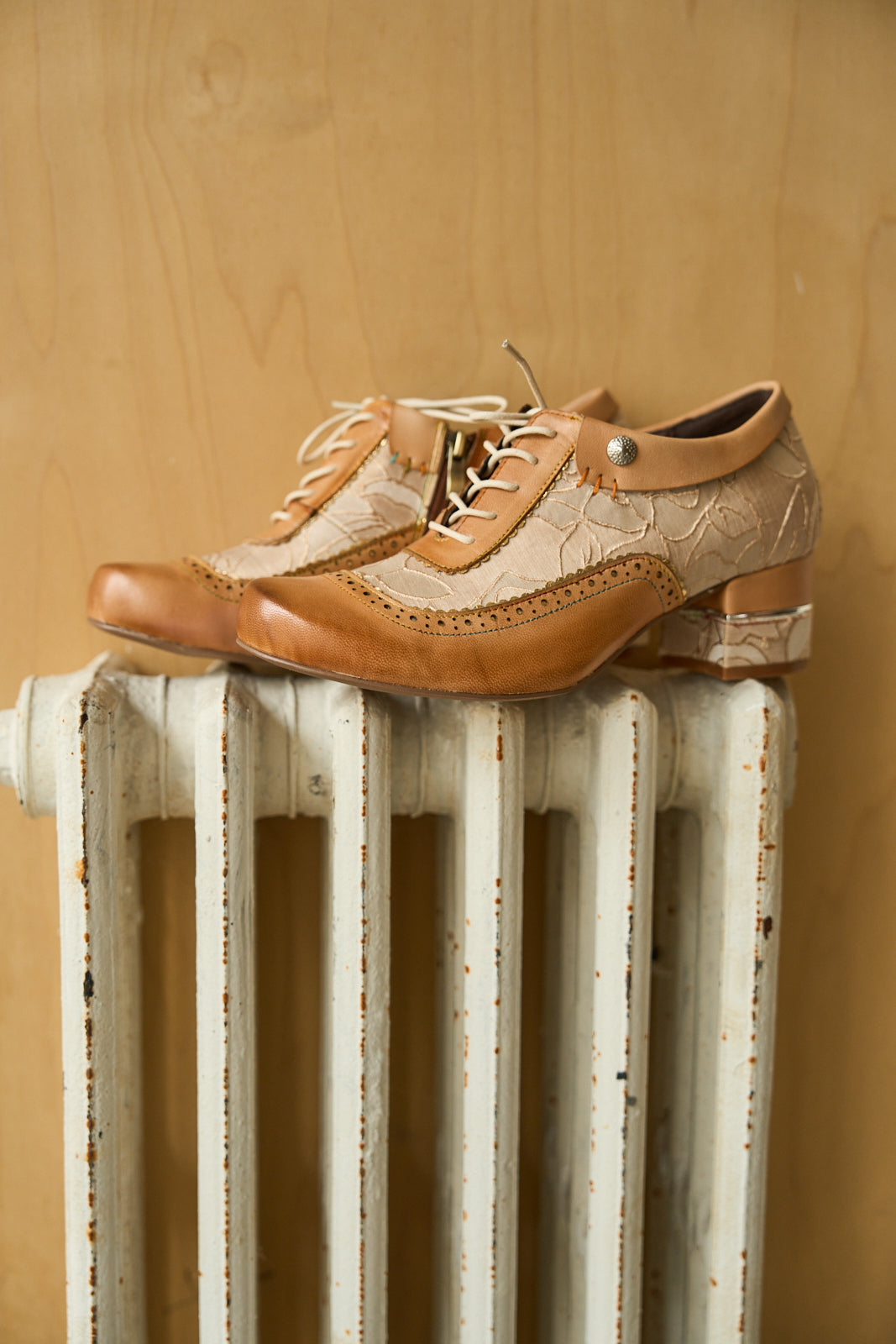 Vicconfy | Walk In Roses Jacquard Leather Oxford Brogues