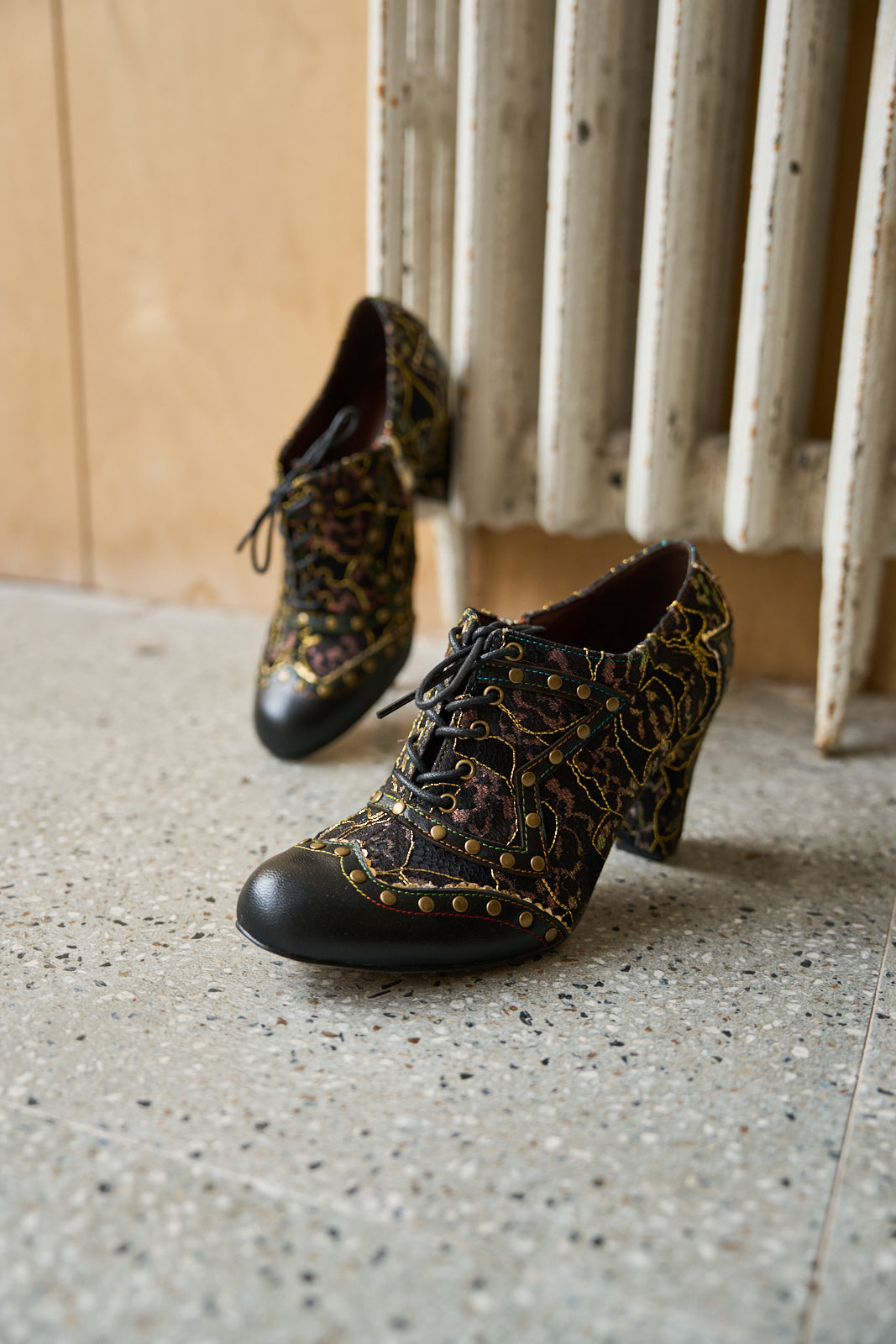 Vicconfy | Jingle My Way Stud Embellished Jacquard Oxford