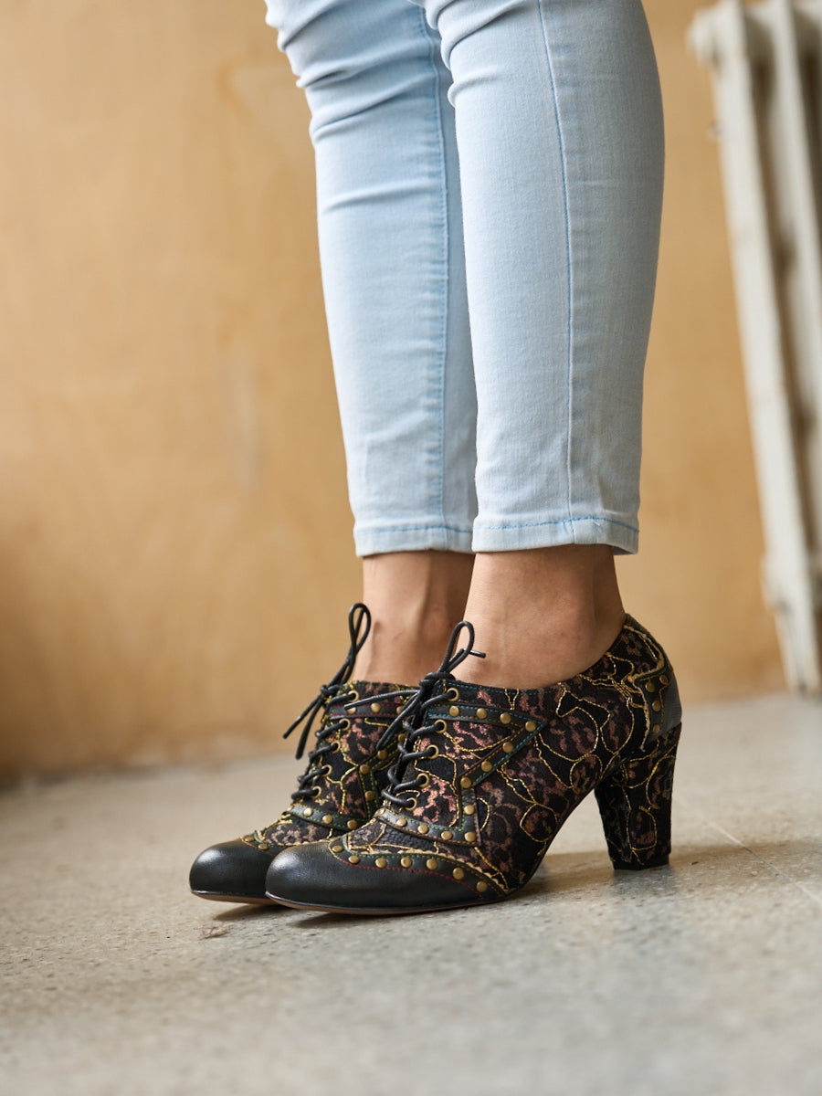 Vicconfy | Jingle My Way Stud Embellished Jacquard Oxford