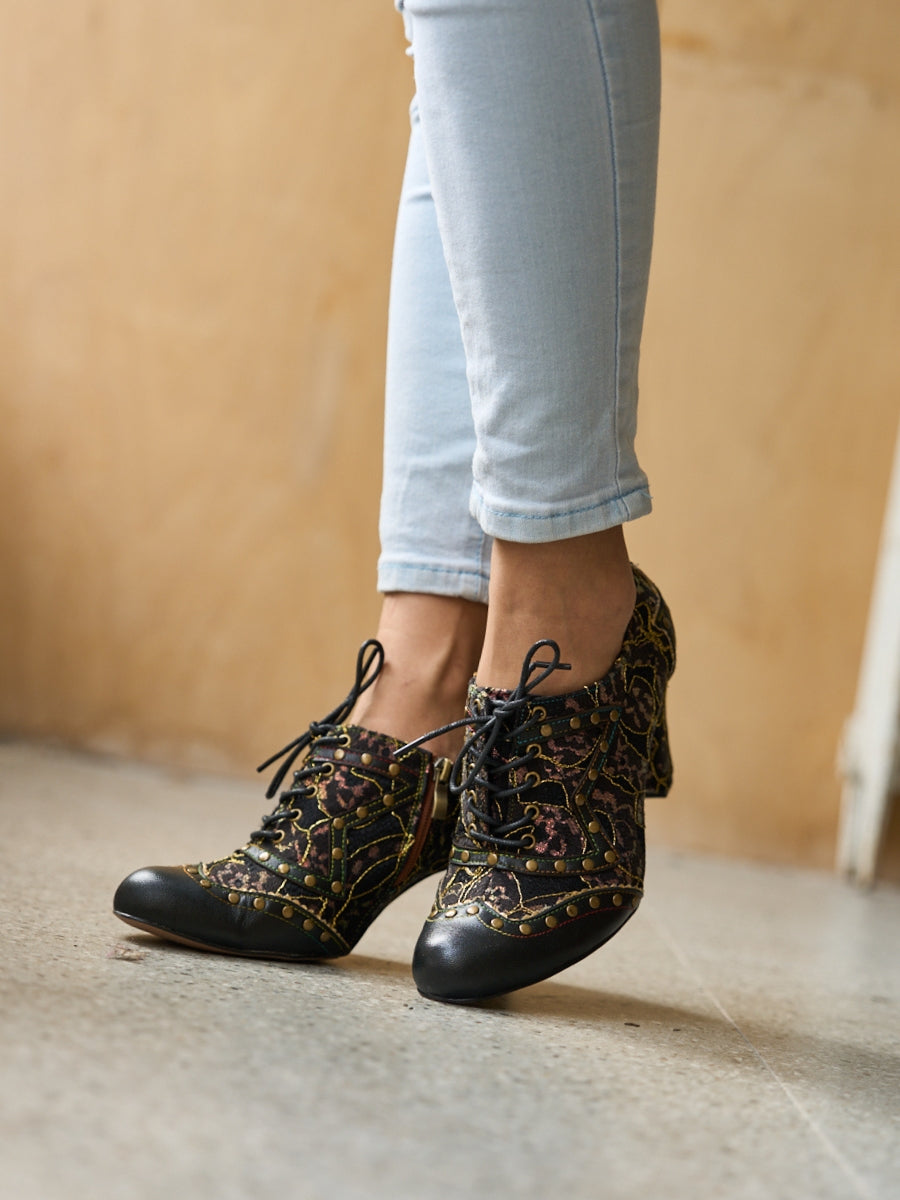 Vicconfy | Jingle My Way Stud Embellished Jacquard Oxford