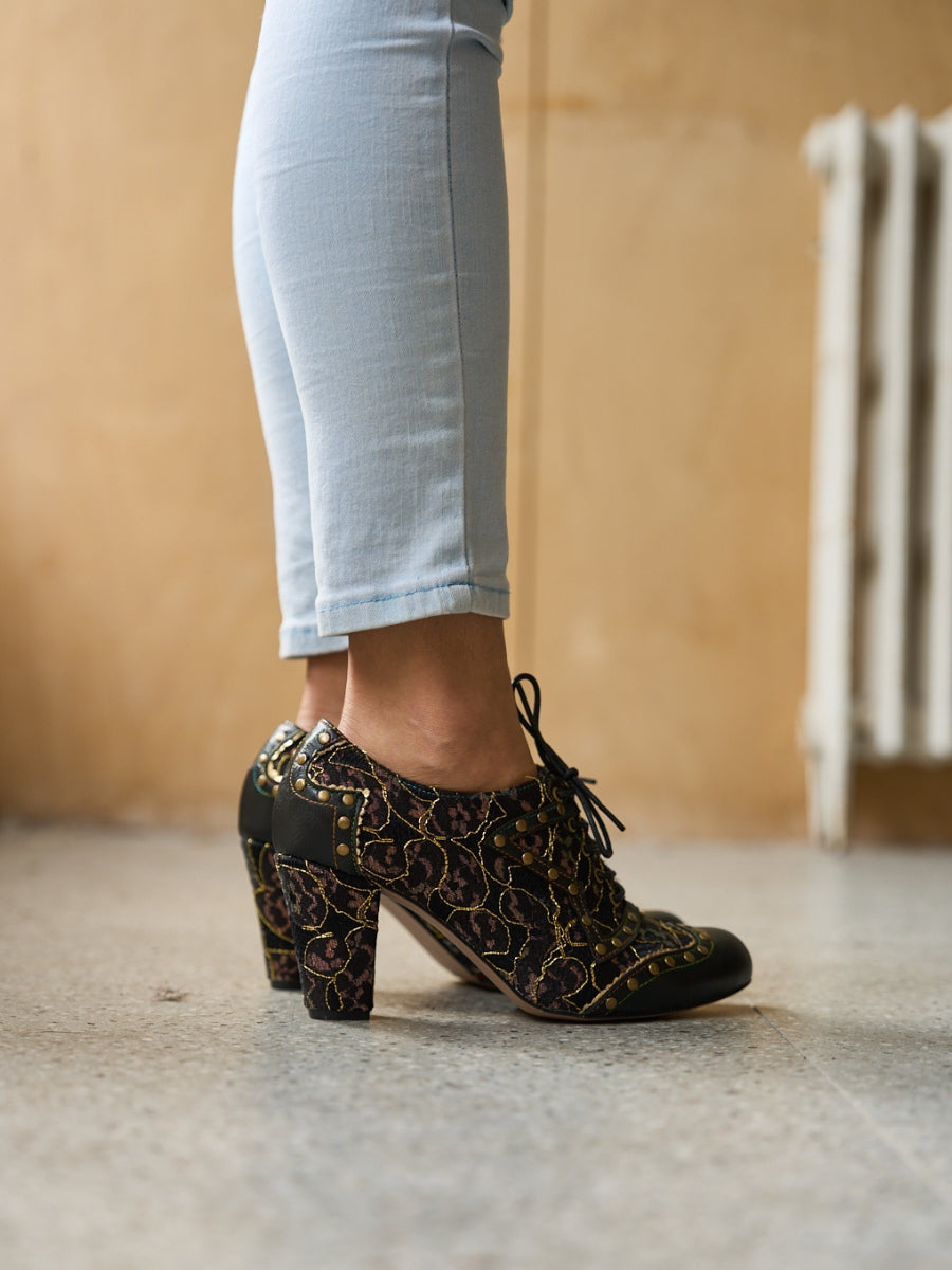Vicconfy | Jingle My Way Stud Embellished Jacquard Oxford