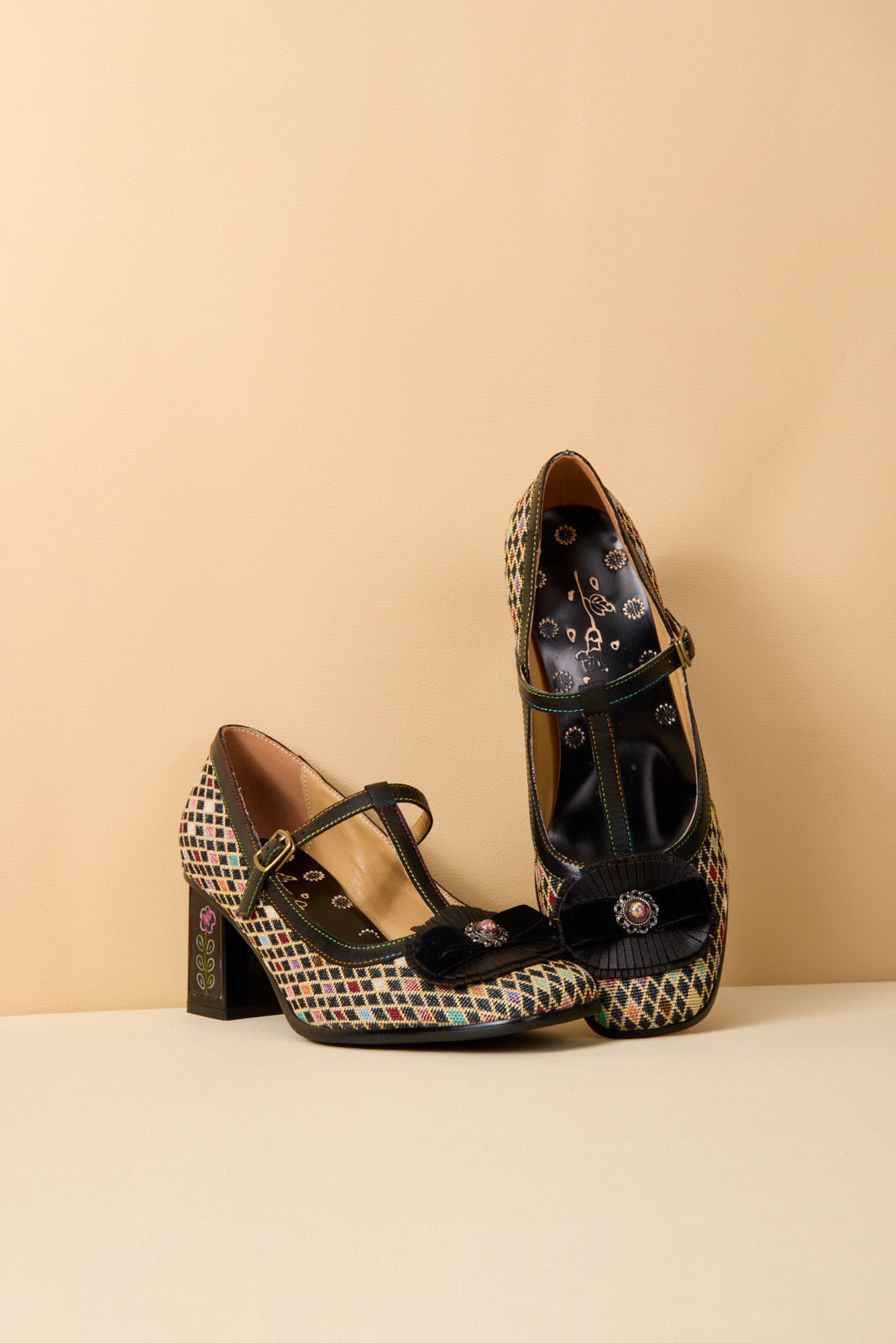 Vicconfy | Kaylum Diamond Print T-Strap Pump